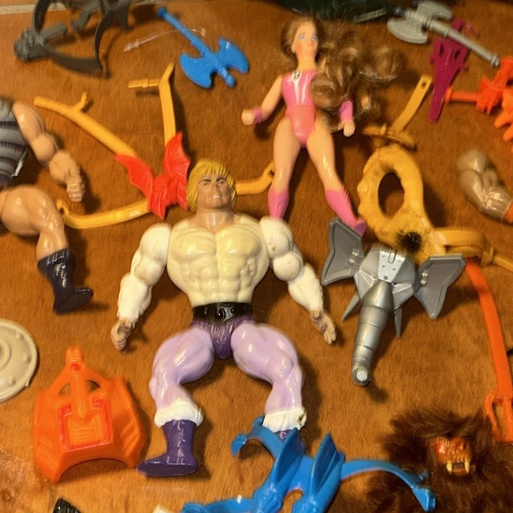 Masters Of The Universe Fogure & Weapon Accessory Lot MOTU B1